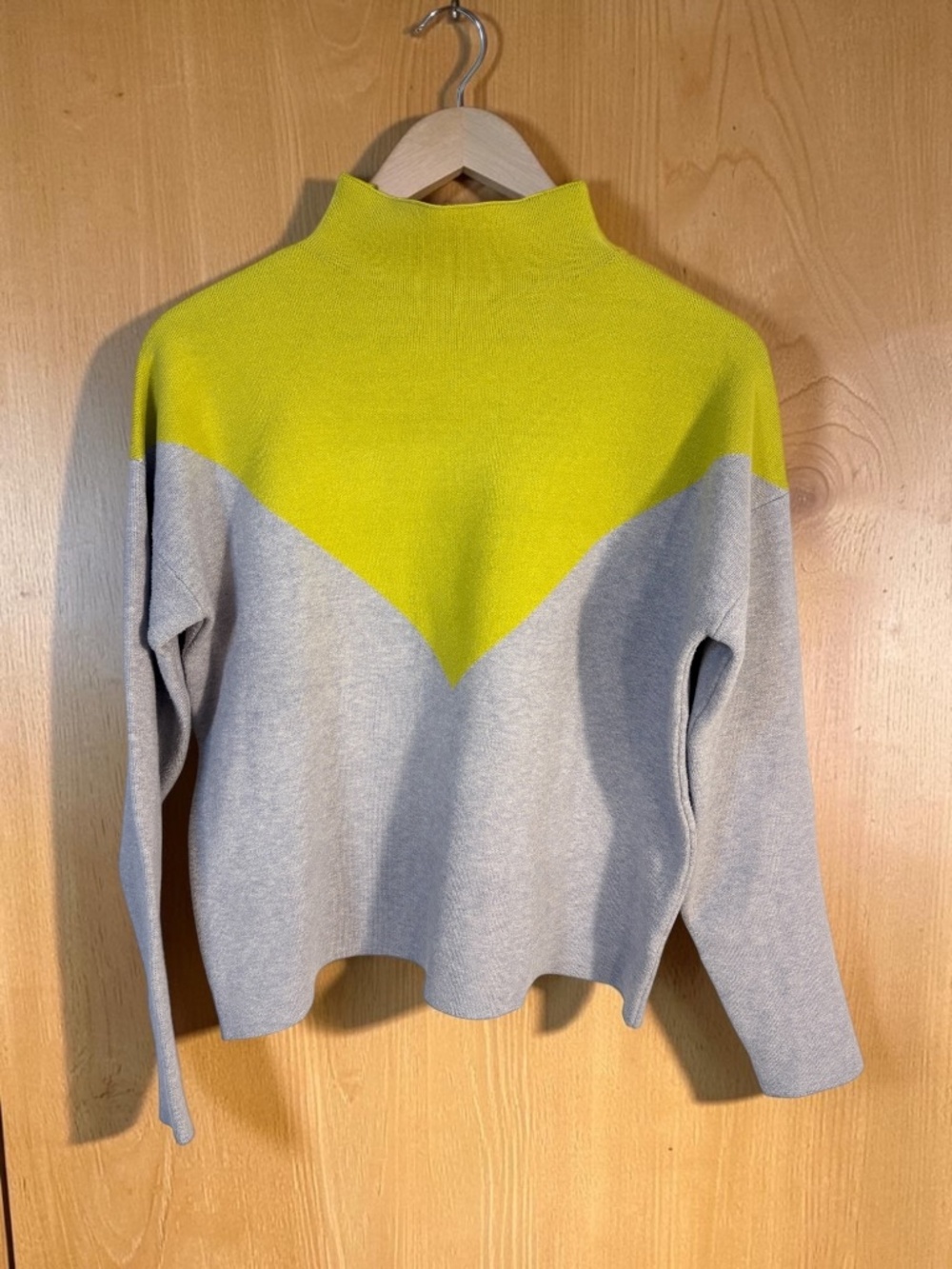 Cynthia Rowley Chevron Mock Neck Knit Sweater Colour block Chartreuse & Grey L - Picture 2 of 10